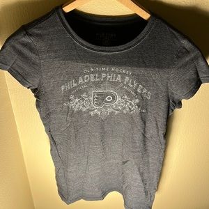 NHL Old Time Hockey Women’s Old Time Hockey Philadelphia Flyers Tee Color Gray